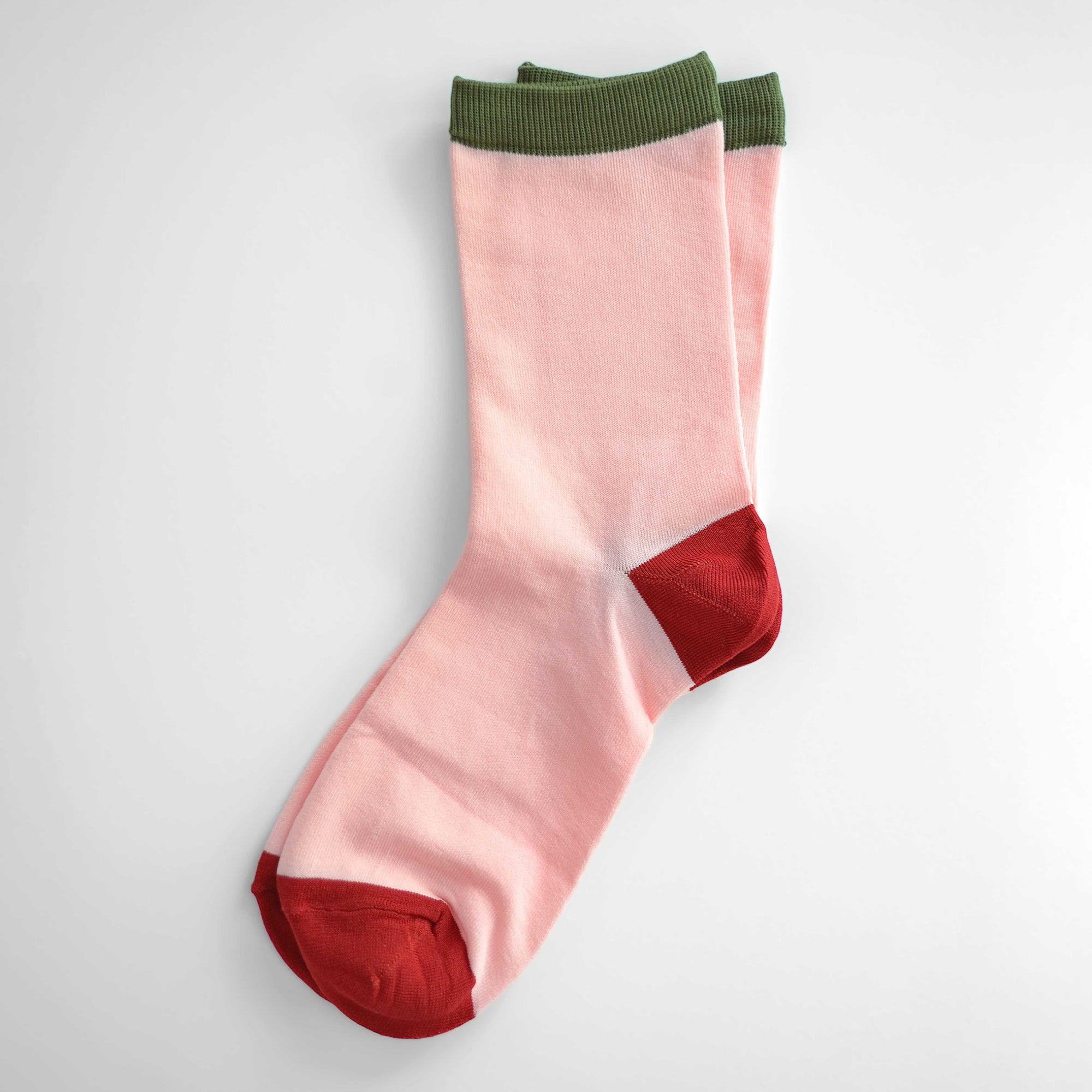 elegant and fun women's crew socks. Stylish and feminine.